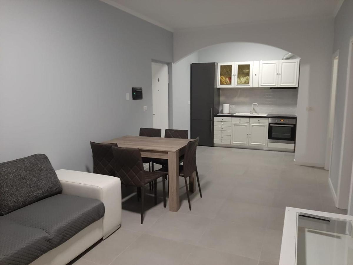 Junik Apartment Orikum Εξωτερικό φωτογραφία